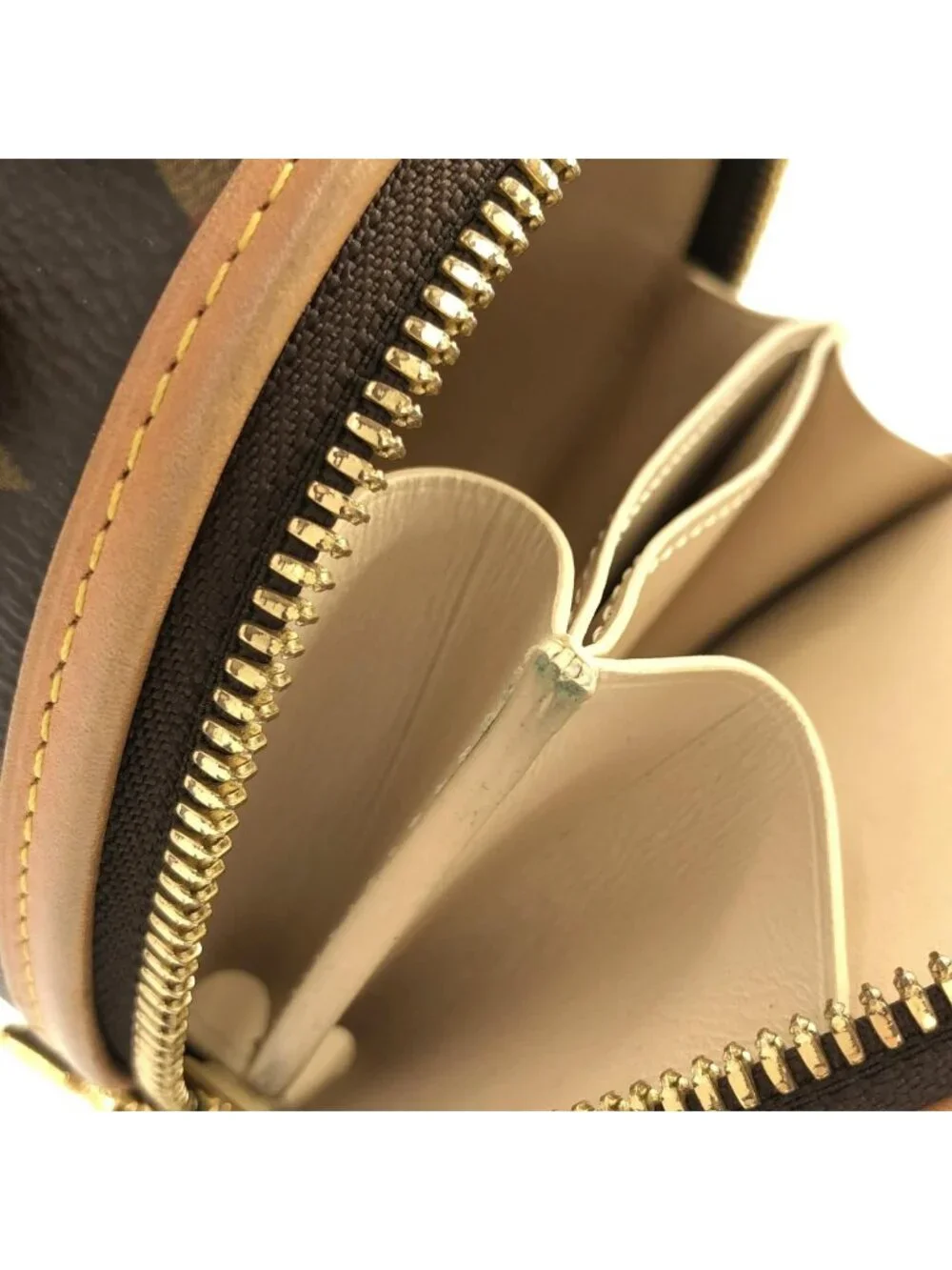 Louis Vuitton Monogram Mini Boite Chapeau Shoulder